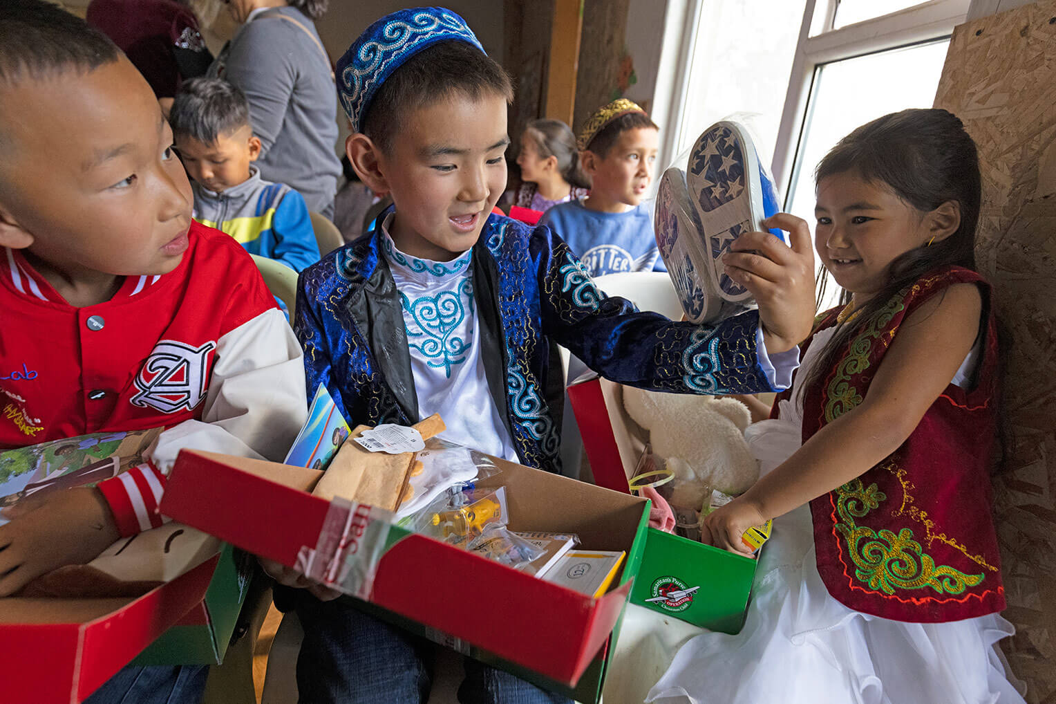 children receiving gifts